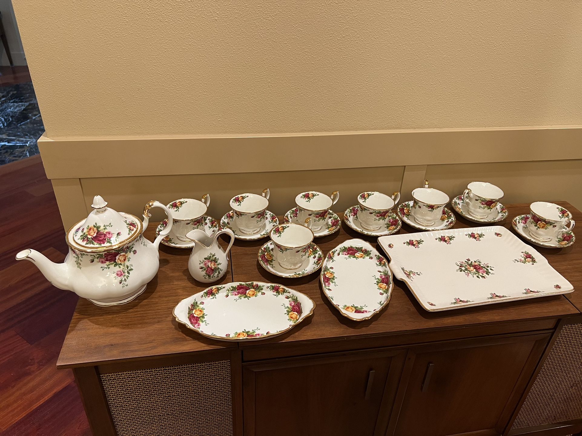 Royal Albert China set 