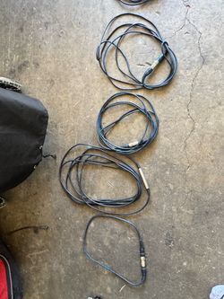 Speaker, mic cables