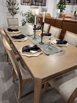 7 pc Transitional Casual Dining Set!!