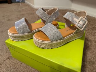 Gianni Bini Rhinestone Platform Sandals – Women’s Size 6.5 – Like New
