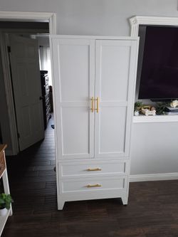 Wardrobe closet