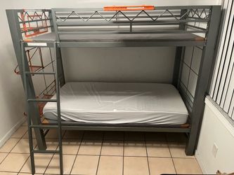 Rooms to Go Bunker Metal Twin/Twin Bed