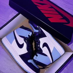 Air Jordan 1 Retro High 'Blue Chill - worn once, excellent condition. Size 6 in women's, 4.5 in boys.