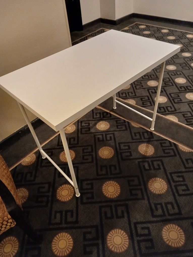 Desk With Chair