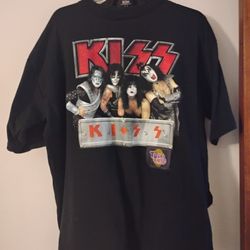 Rare  Touch  Tone Brand Kiss Print T-shirt Size Large