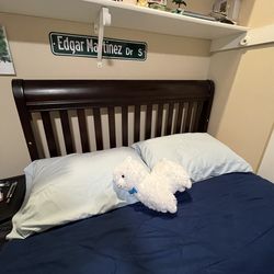 Full size solid wood bed