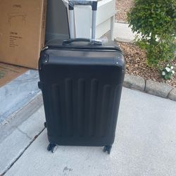 Big luggage used only 35$