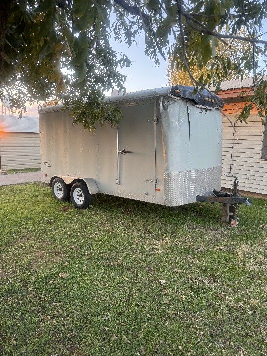 Enclosed Trailer. 12x 6