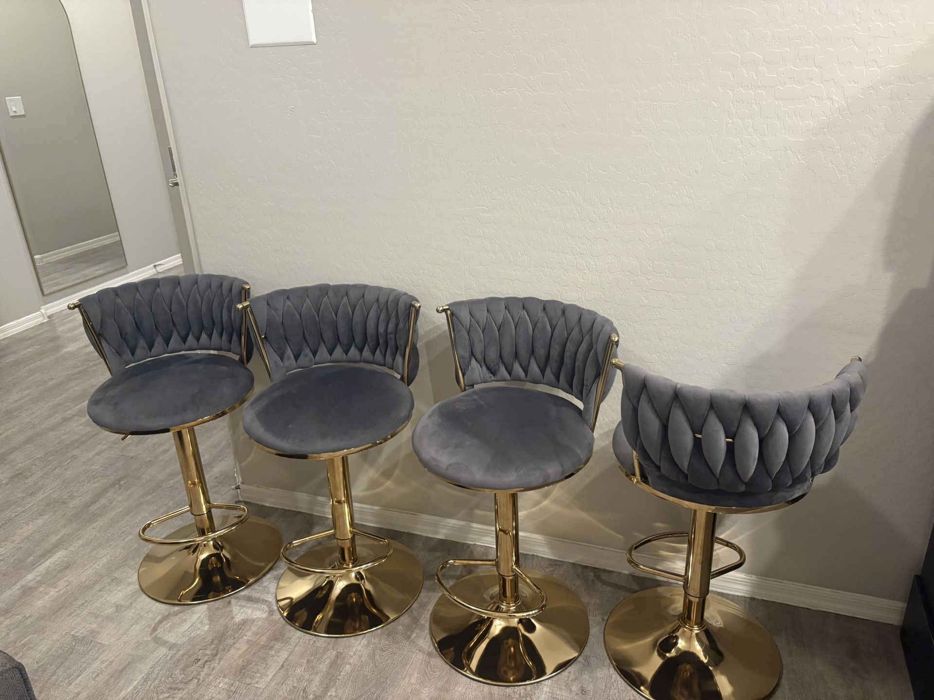 Set Of 4 Modern Island Chairs