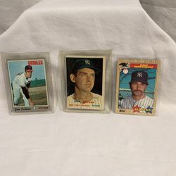 Vintage Baseball Collectibles Cards