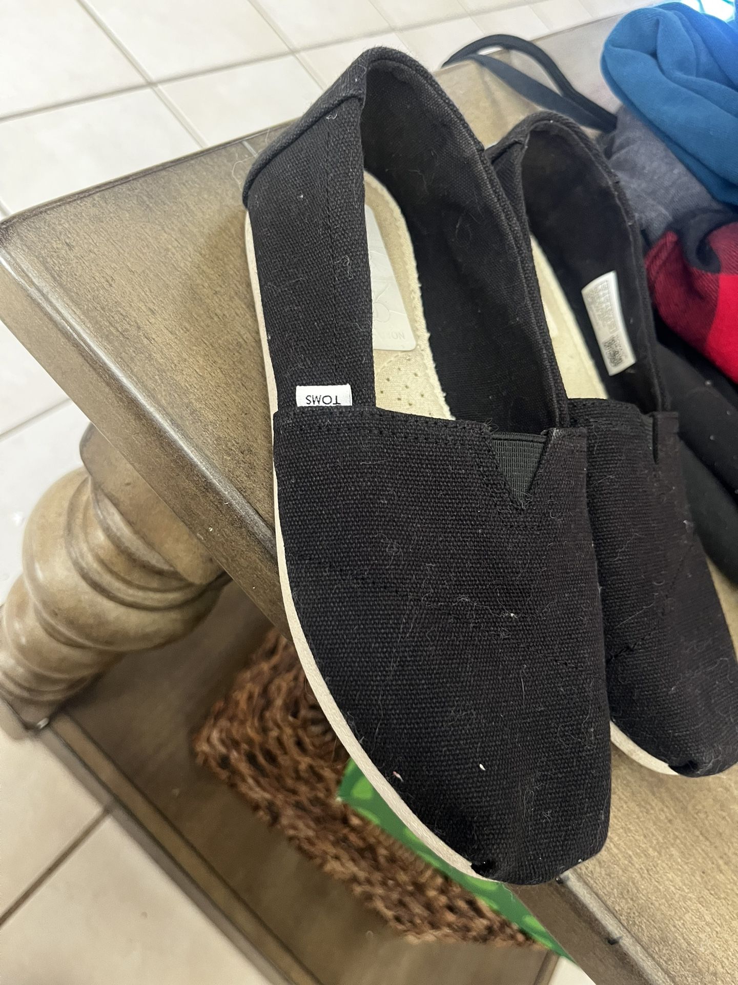 Almost New Toms Shoes