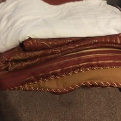 Comforter Bedskirt and Pillow Shams