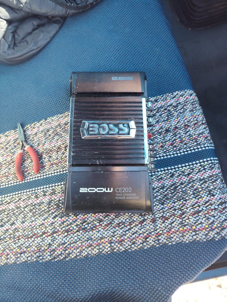 Boss Amplifier 200 Watt