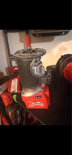Milwaukee Fuel Compact Router