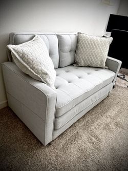 Comfy sleeper couch sofa great condition