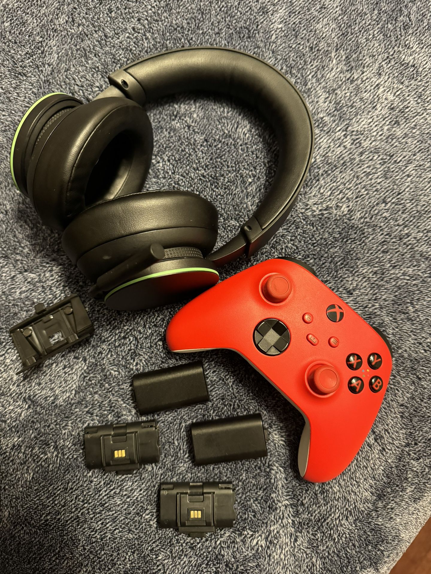 Xbox Red/white Controller With 4 Rechargeable Battery Packs And A Wireless Headset
