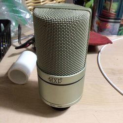 MXL  990 Microphone