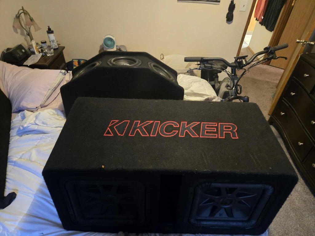 2 Kicker L7 Solo Barics IN Kicker Box