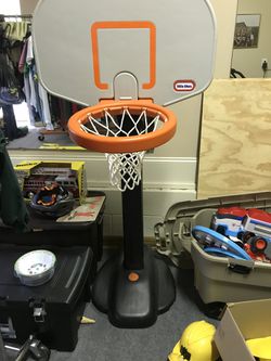 Basketball hoop - like new - $40