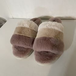 Womens Slippers Size 10 Like New Super Soft