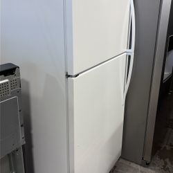 Top Freezer Refrigerator 