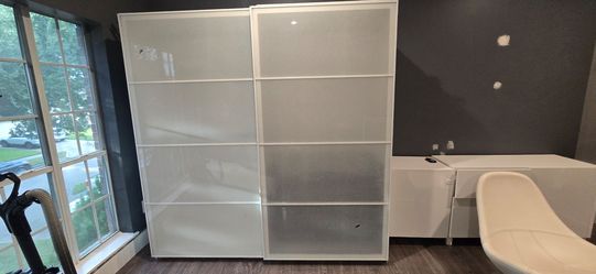 Wardrobe closet with Glass Panel Doors