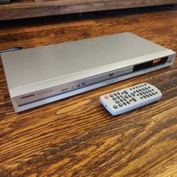 Toshiba DVD / CD Player SD-K750SU