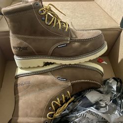 Work Boots SZ10 Wide
