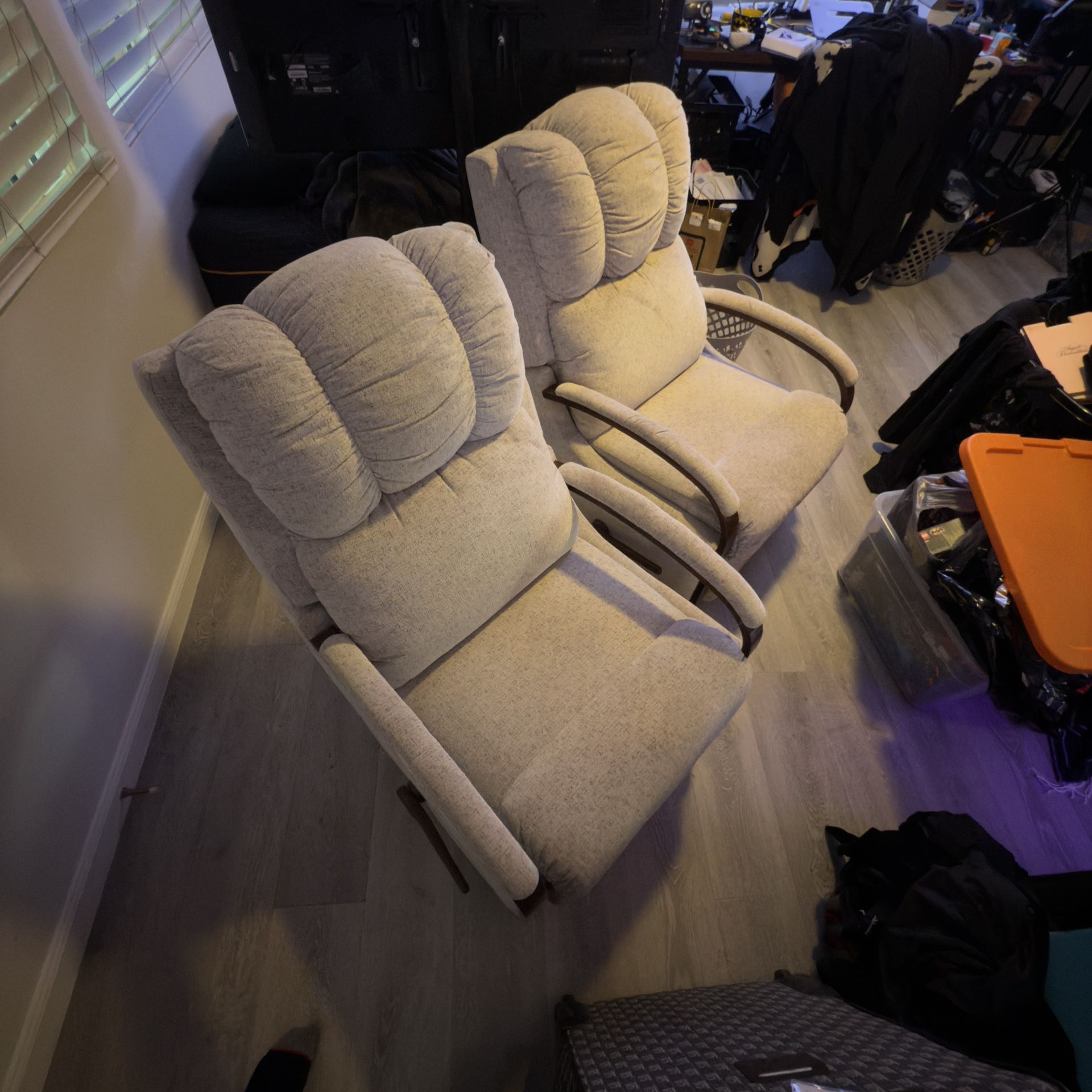 2 Newer Rocking Chairs In Excellent Condition