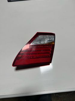 2010 - 2012 LEXUS LS460 RIGHT TAIL LIGHT ON DECK LID PASS SIDE SEE LAST PIC FOR DAMAGE