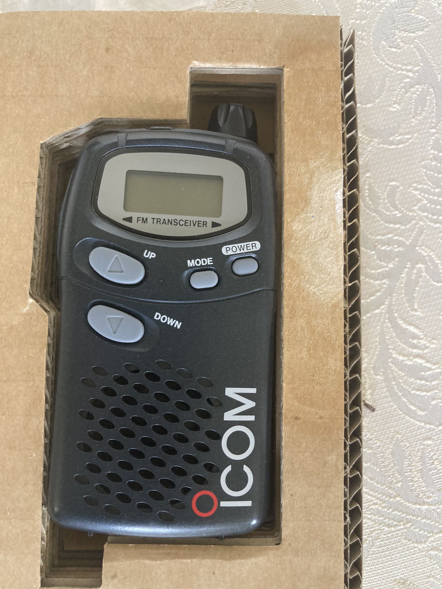 ICOM IC-4008A FRS UHF FM Transceiver Radio Walkie Talkies