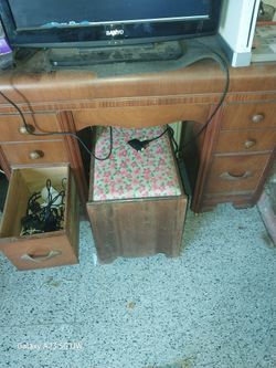 100yr Old VANITY W/ROUND MIRROR