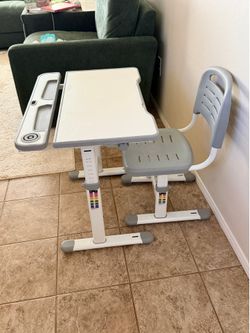 Kids adjustable desk