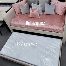 💥💥light brown fabric padded twin size day bed with pull out trundle (Mattress not included)