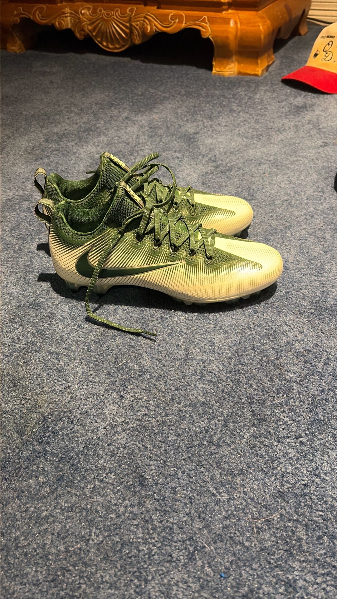 Nike vapor football Cleats SZ10