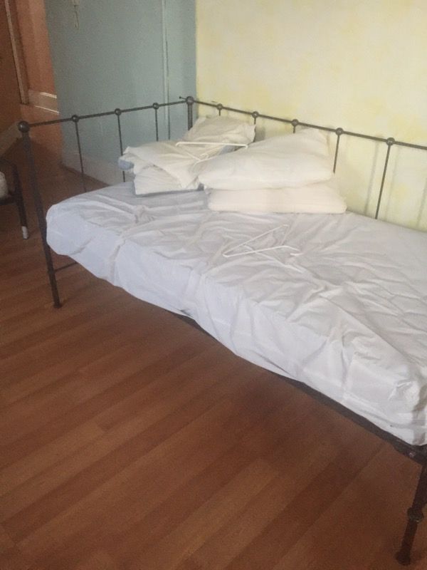 Trundle Bed Day With 2 Mattress For In Philadelphia Pa Trundle Bed Day With 2 Mattress
