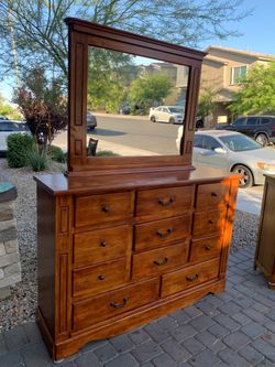 Dresser