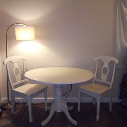 Antique White Round Table