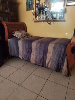 Cama Twin Sin Colchones En Exelentes Condiciones De Madera Macisa