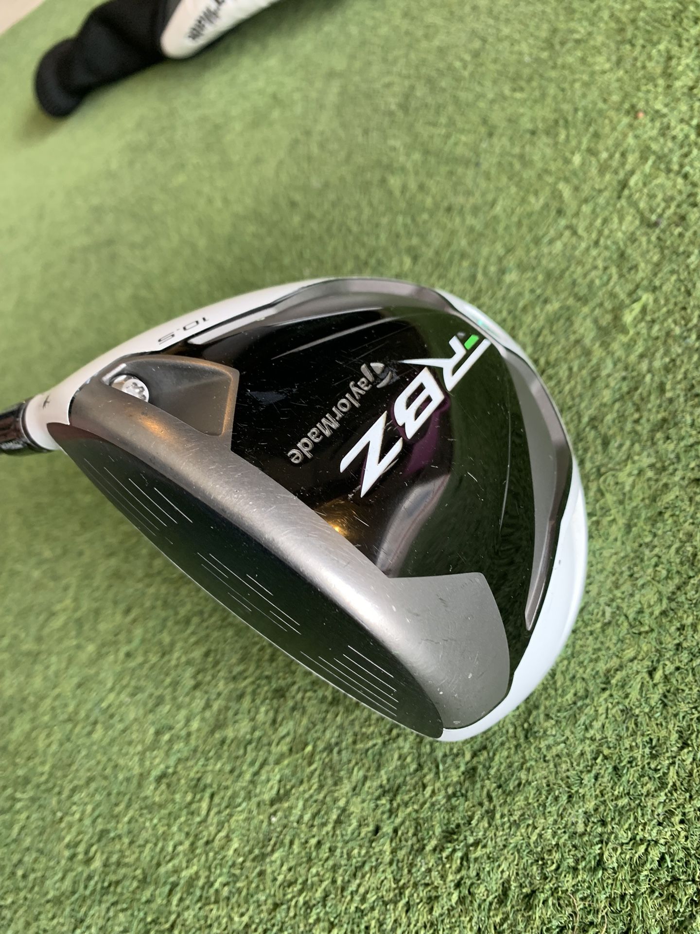 TaylorMade RBZ Driver 10.5* (adjustable) Regular Flex Graphite Shaft RocketBallz