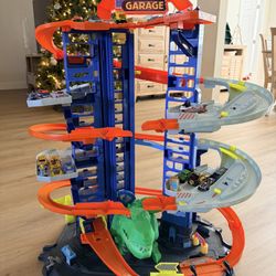 Ultimate How Wheels Garage With T-Rex