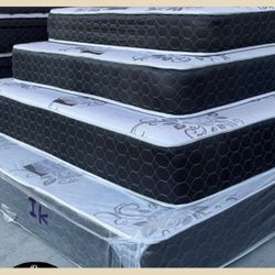 Cal king size mattress / Colchon