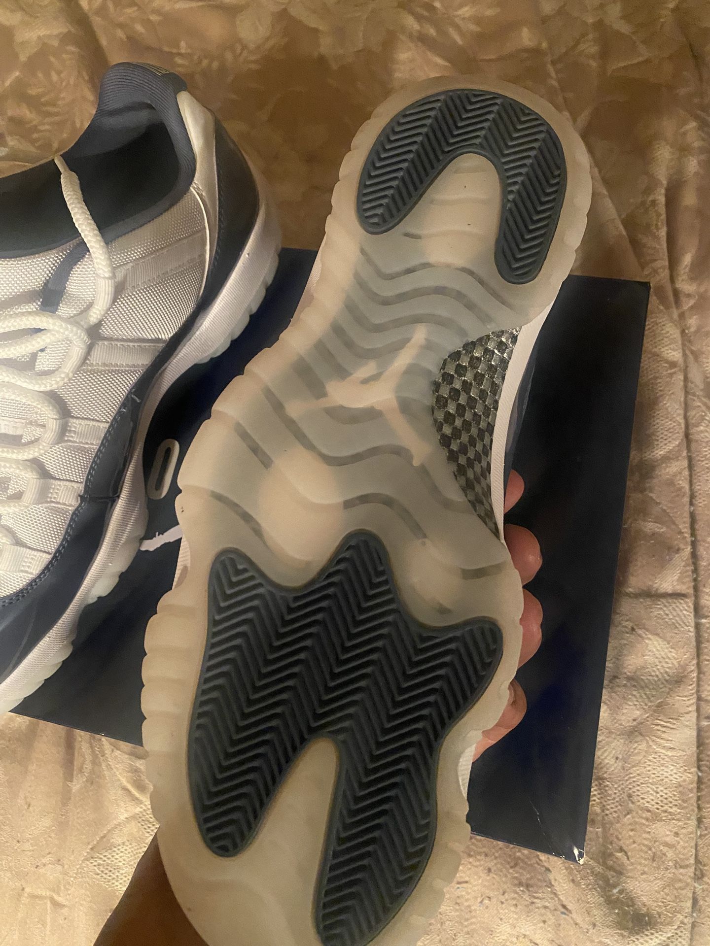 Jordan 11 Low Diffused Blue