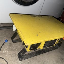 6506 Gu / 6506 UG sx  CEP. 50 A  125 / 250 V  6 Oulet U- Ground  GF C. Spider Box 