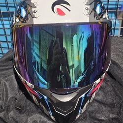 MOTORCYCLE HELMET 