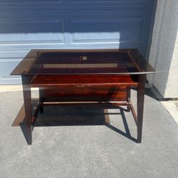 Desk With Pull Out Keyboard Tray