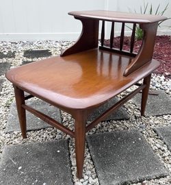 Vintage UNIQUE FURNITURE MAKERS Mid Century Modern Step Side Table