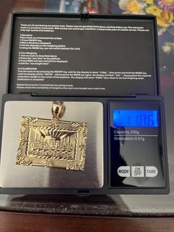 Gold last supper pendant