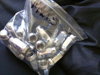 14mmx1.5 lug nuts
