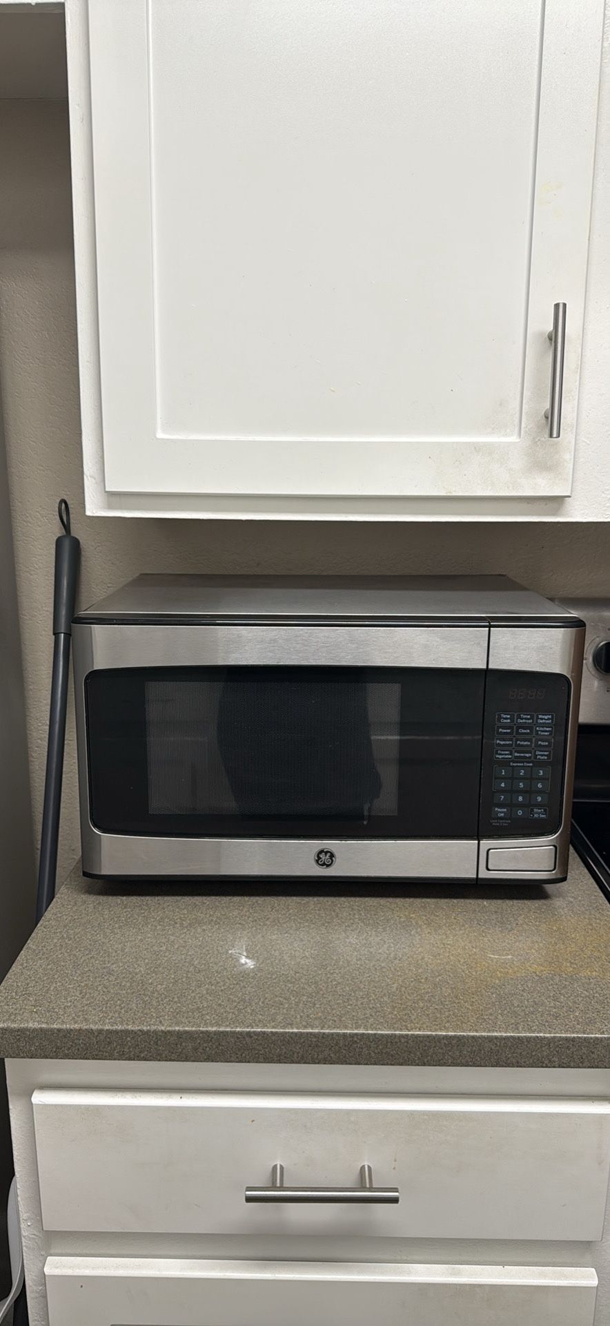 Microwave GE Brand Large Capacity 